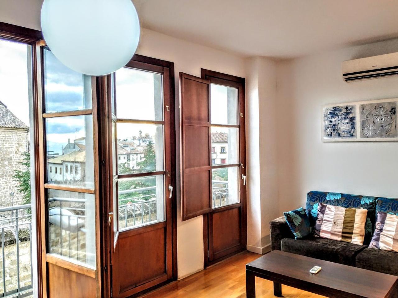 Apartamentos Sol Hospital Santiago Úbeda Exteriör bild