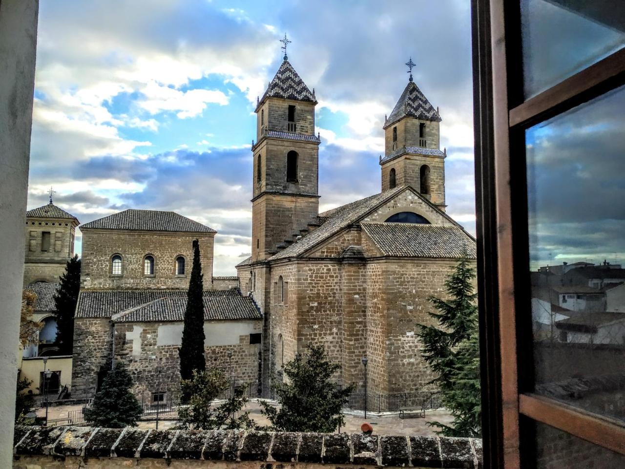 Apartamentos Sol Hospital Santiago Úbeda Exteriör bild